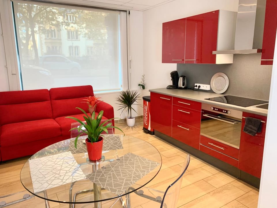 Coffee/tea facilities, Dining area, minibar, pet friendly, stove