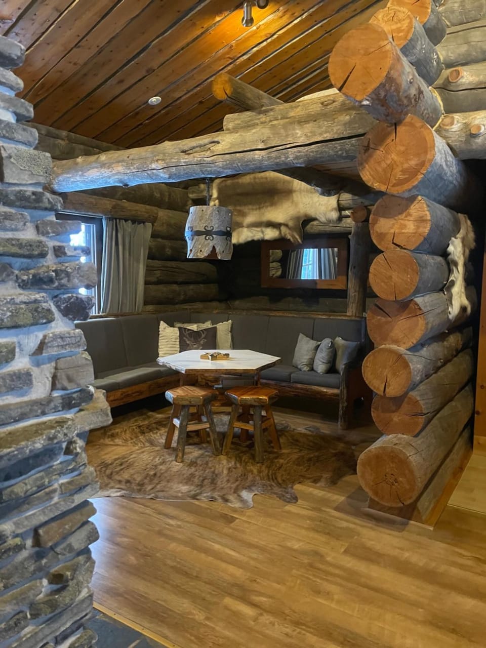 Living room, Seating area