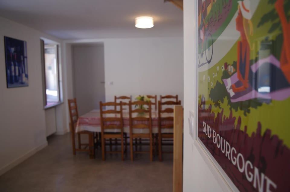 Seating area, Dining area