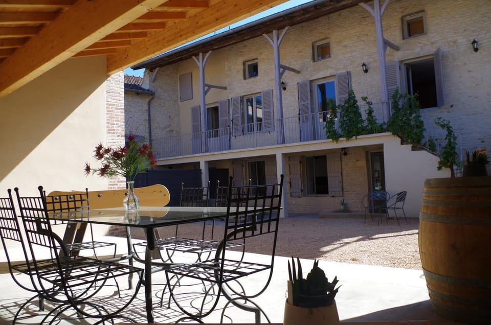 Patio, Day, Garden, Balcony/Terrace, Balcony/Terrace, Dining area