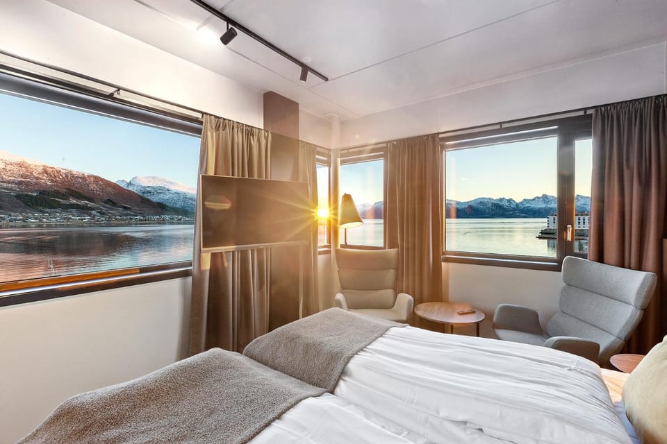 Bed, Natural landscape, Bedroom, Lake view, Mountain view