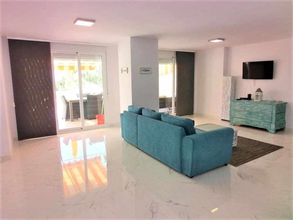 0E M2 1ª línea con Terraza grande y vistas al mar Apartment in Calp