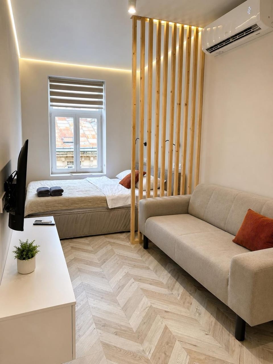 Communal lounge/ TV room