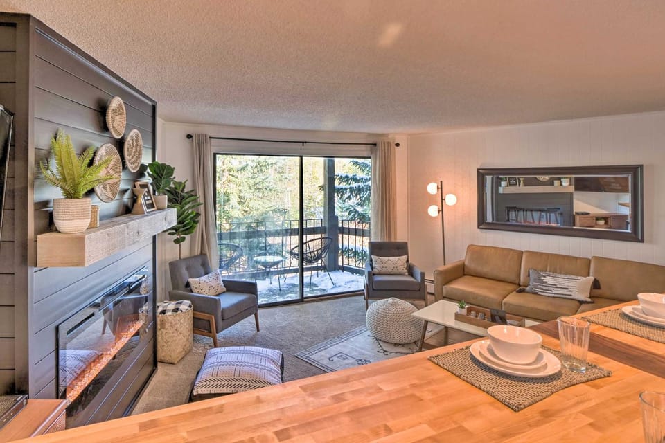 1/4 Mi to Peak 8 Ski Lift: Breck Gem w/ Fireplace! House in Breckenridge