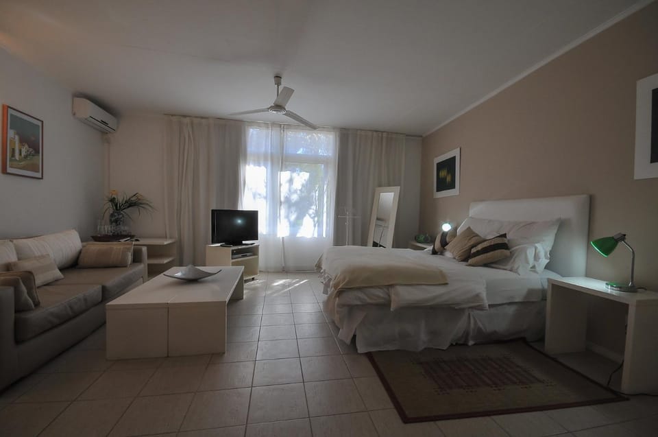 Day, Photo of the whole room