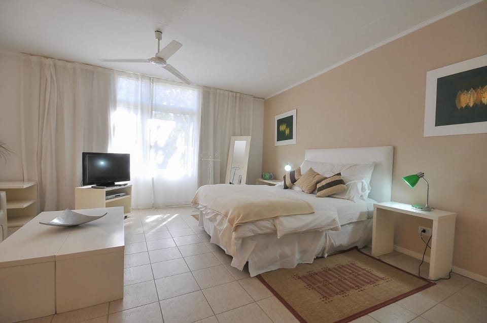 Day, Photo of the whole room