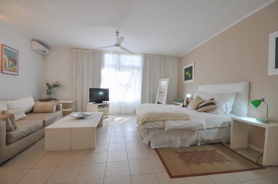 Day, Photo of the whole room
