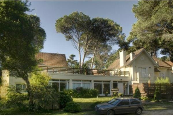 Property building, Facade/entrance, Area and facilities