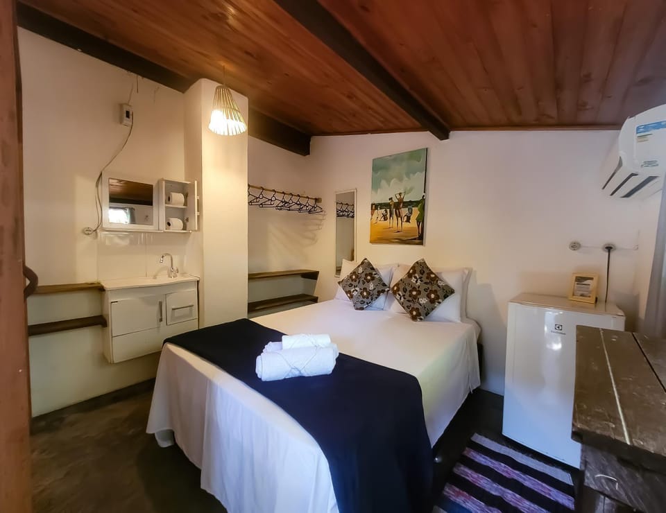 Property building, Bed, Photo of the whole room, towels, wardrobe