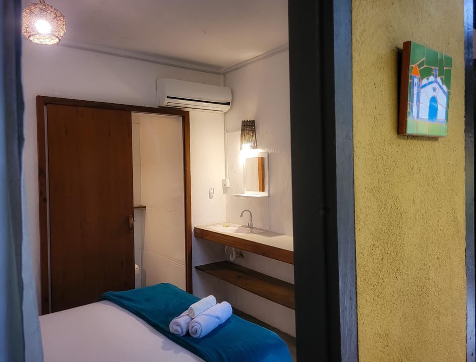 Bed, Photo of the whole room, Bedroom, air conditioner