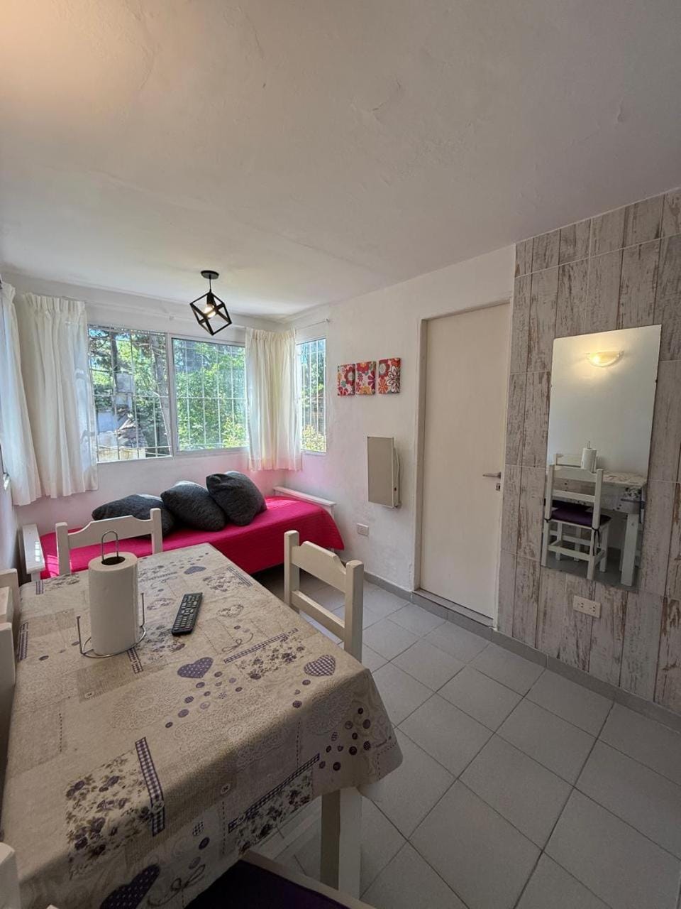 Departamento en barrio del golf moderno, tranquilo y arbolado Apartment in Pinamar