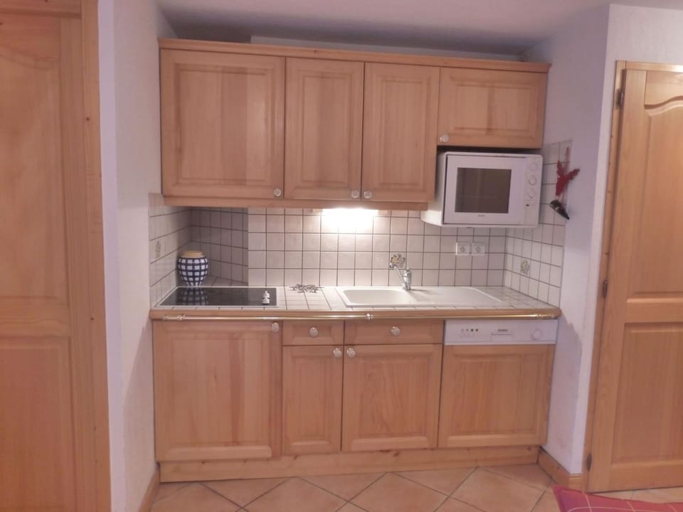 Appartement 2 pièces cabine pour 4 à Méribel avec parking couvert - FR-1-411-677 Cabin in Les Allues