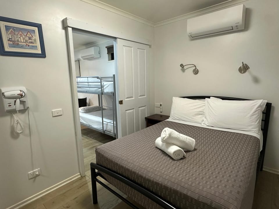 Kookaburra Holiday Park Campground/ 
RV Resort in Cardwell