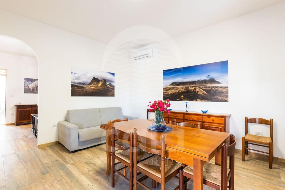 Living room, Seating area, air conditioner