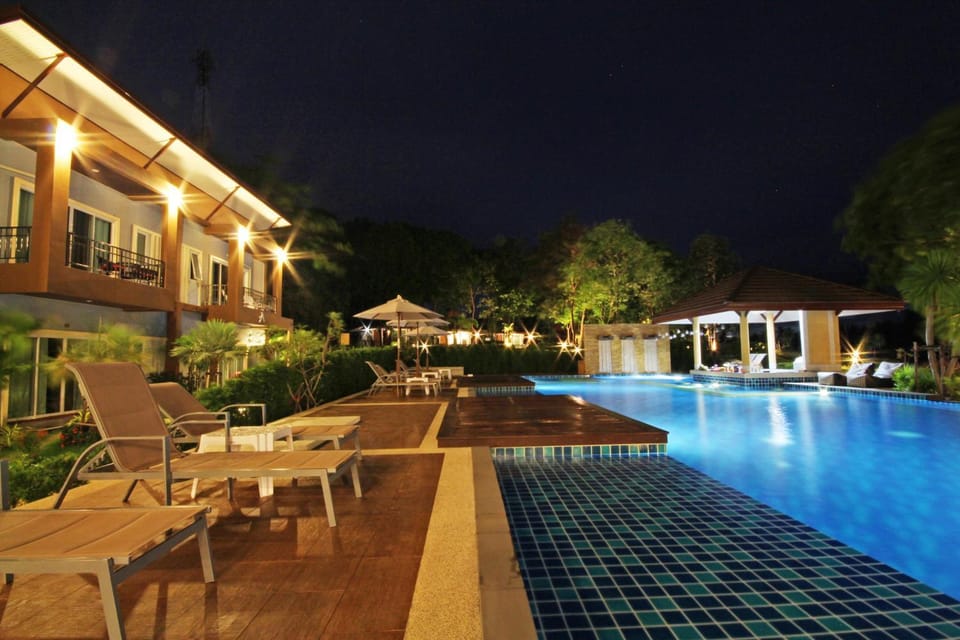 Property building, Night, Night, Lounge or bar, Swimming pool