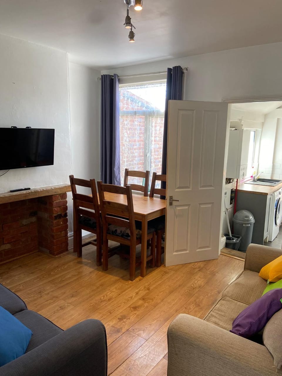 4 Bedroom House For Corporate Stays in Kettering House in Kettering