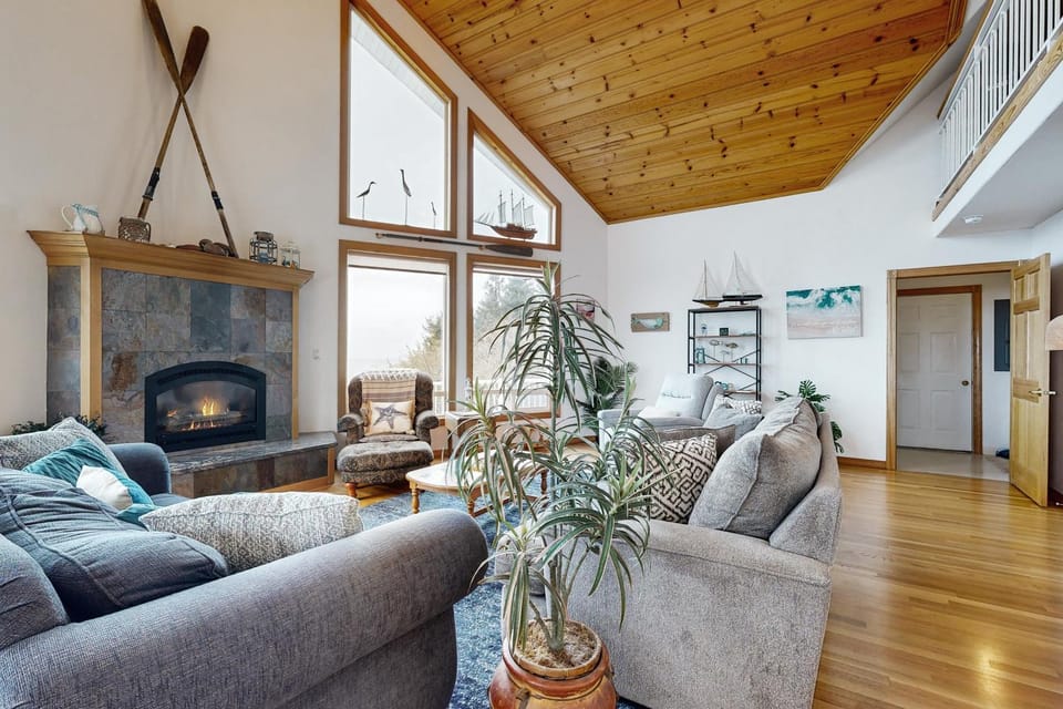 Pacific Mist House in Rockaway Beach