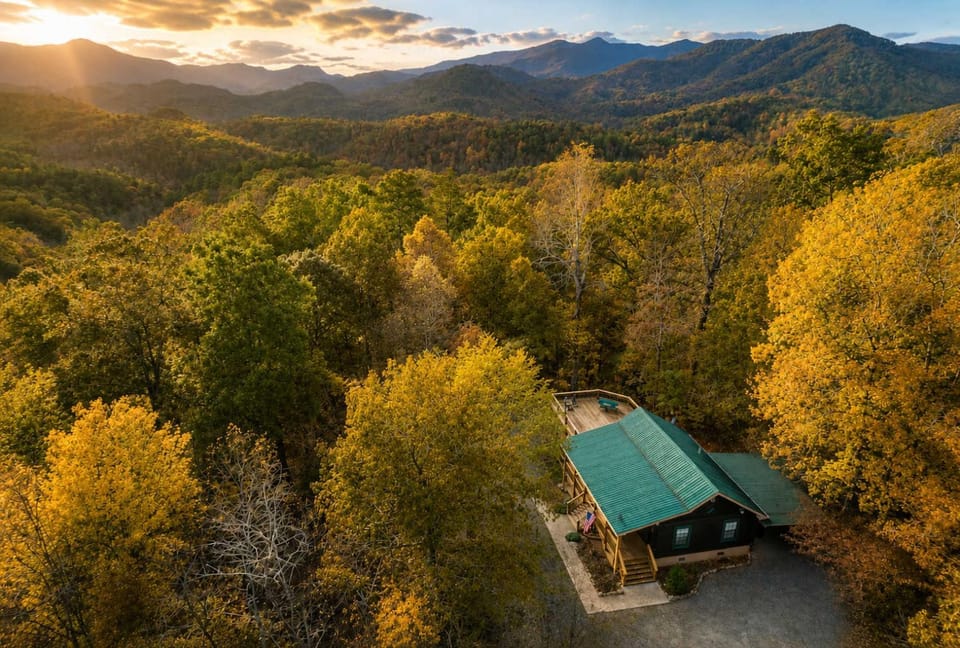 Happy Top Hideaway House in Fontana Lake