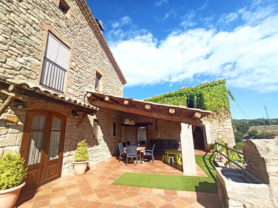 Masia Caselles House in Solsonès
