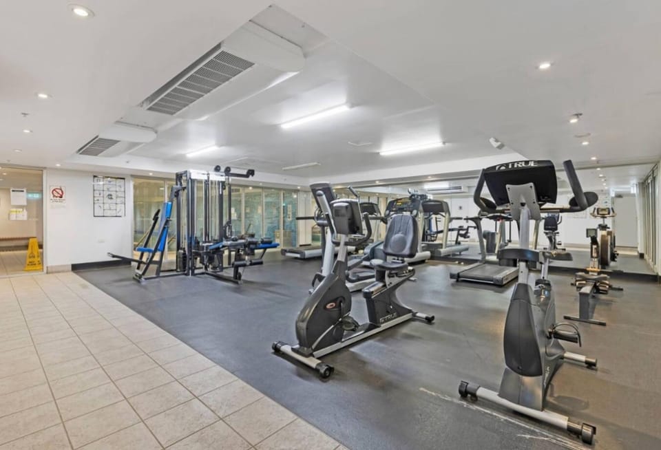 Central 1-Bed with Parking, Pool, Sauna & Gym Apartment in Sydney