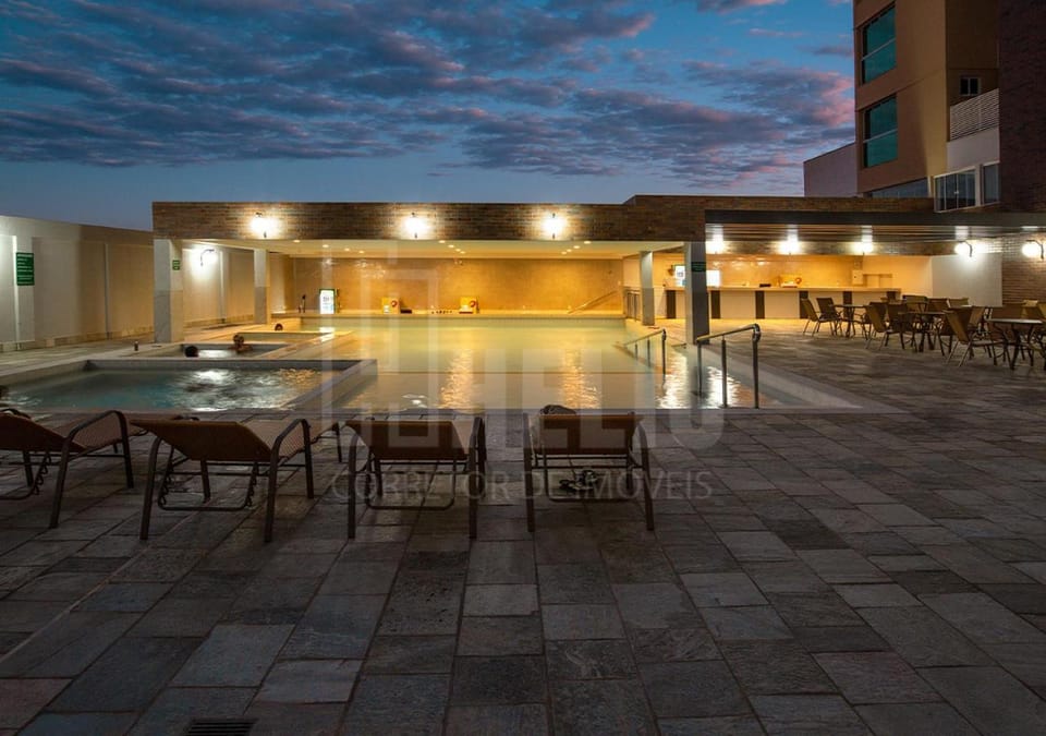 Restaurant/places to eat, Swimming pool, sunbed