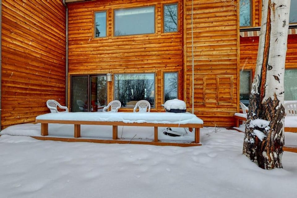 Darwin E Apartment in Wyoming