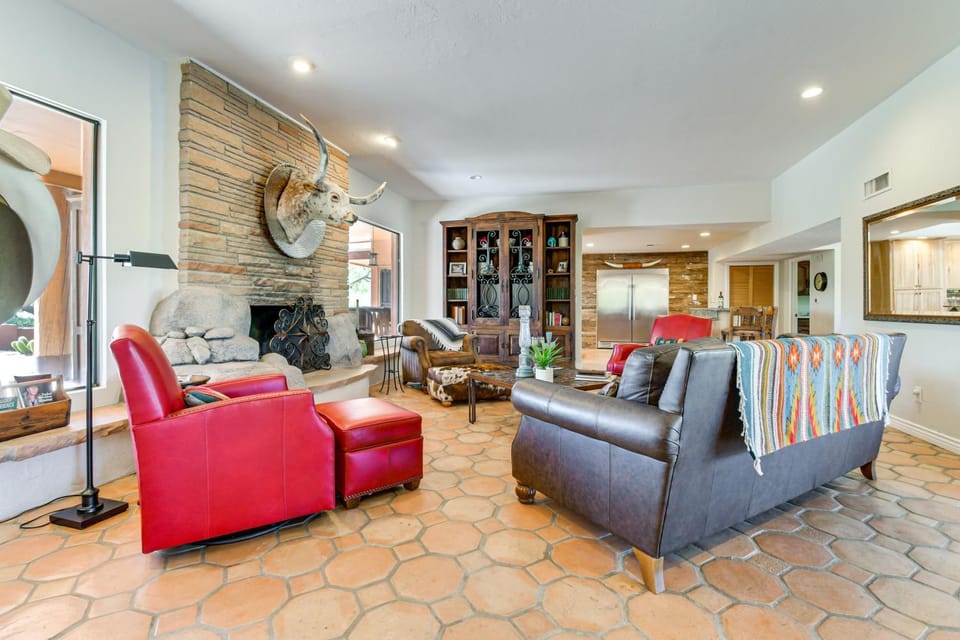 'Full Circle Ranch' w/ Mtn Views in Cave Creek! House in Cave Creek