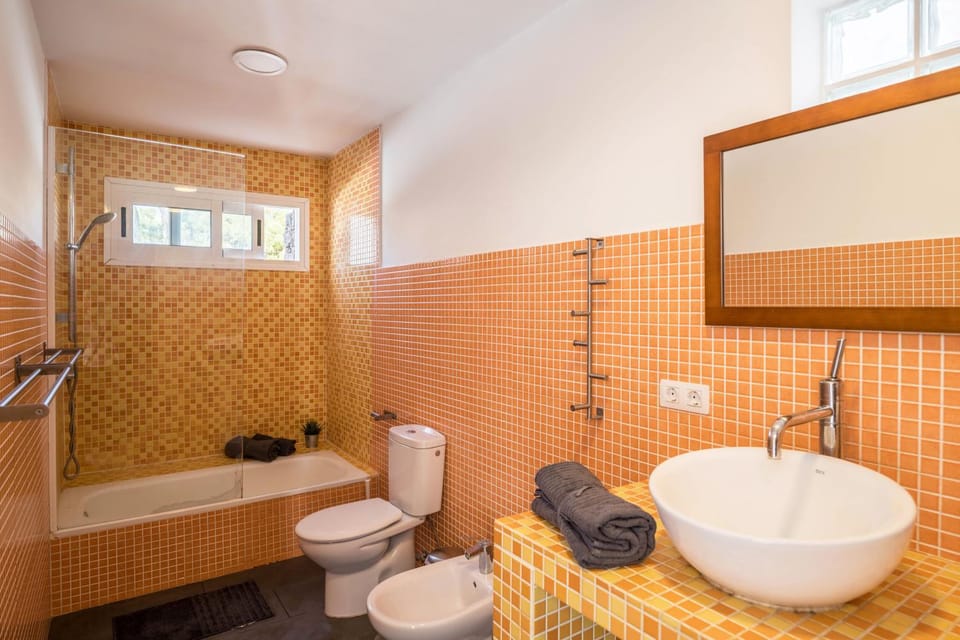 Bathroom, Living room