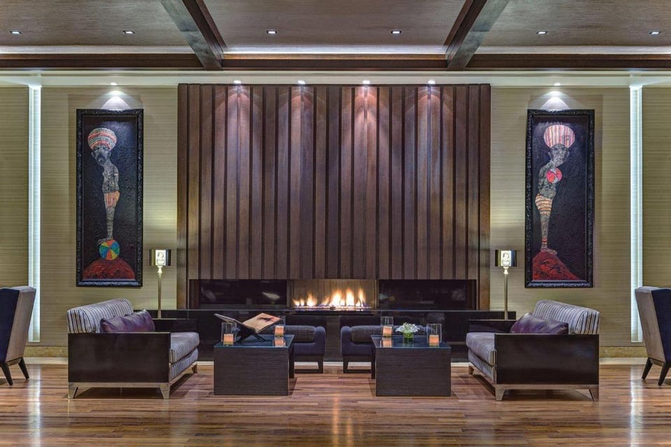 Restaurant/places to eat, Lounge or bar, Seating area