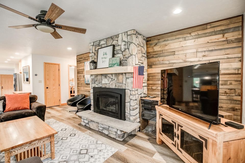 Royal Aspen Retreat Home: Lovely Setting, Spacious House in Breckenridge