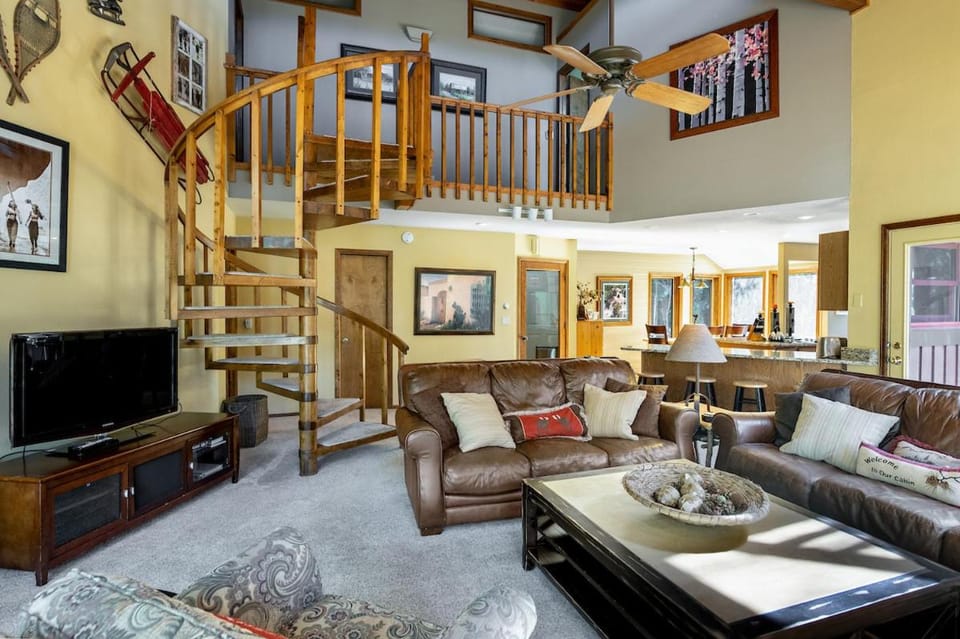 Heartstone Hideaway Home: Hot Tub, Dog Friendly House in Breckenridge