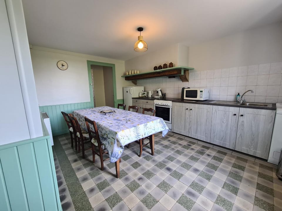 Ancienne fermette à Aigurande: nature, proche Creuse, 1 chambre, jardin privé, barbecue, garage - FR-1-591-1 House in Centre-Val de Loire