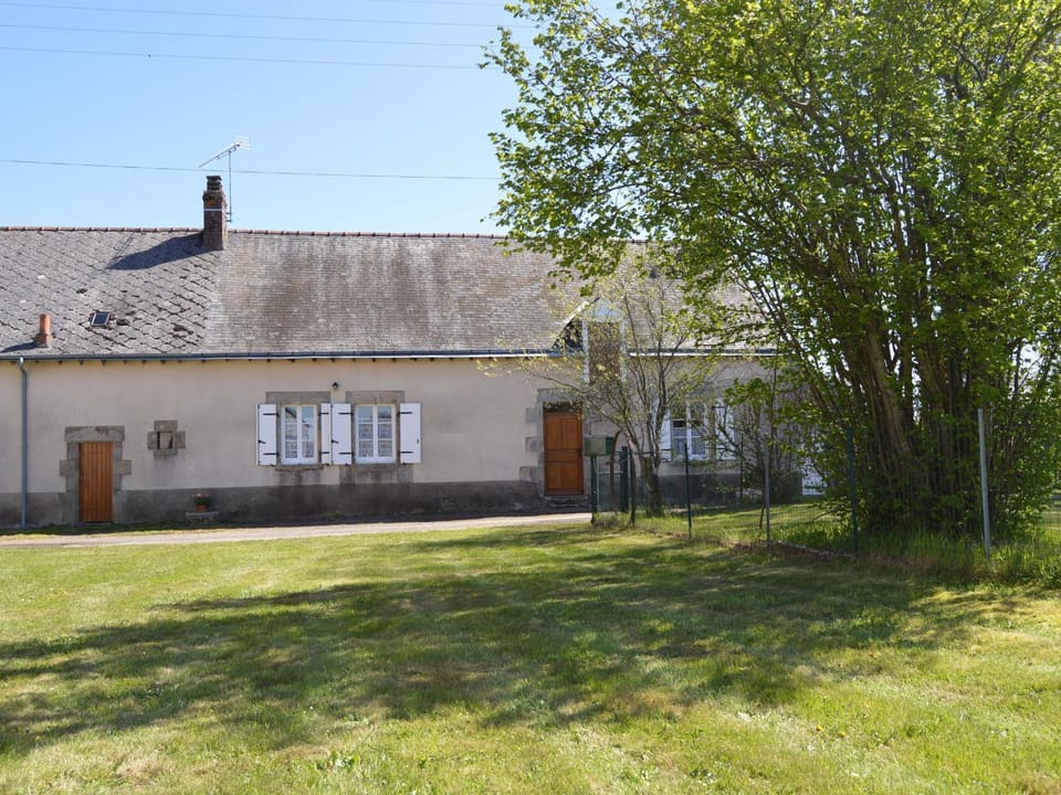 Ancienne fermette à Aigurande: nature, proche Creuse, 1 chambre, jardin privé, barbecue, garage - FR-1-591-1 House in Centre-Val de Loire