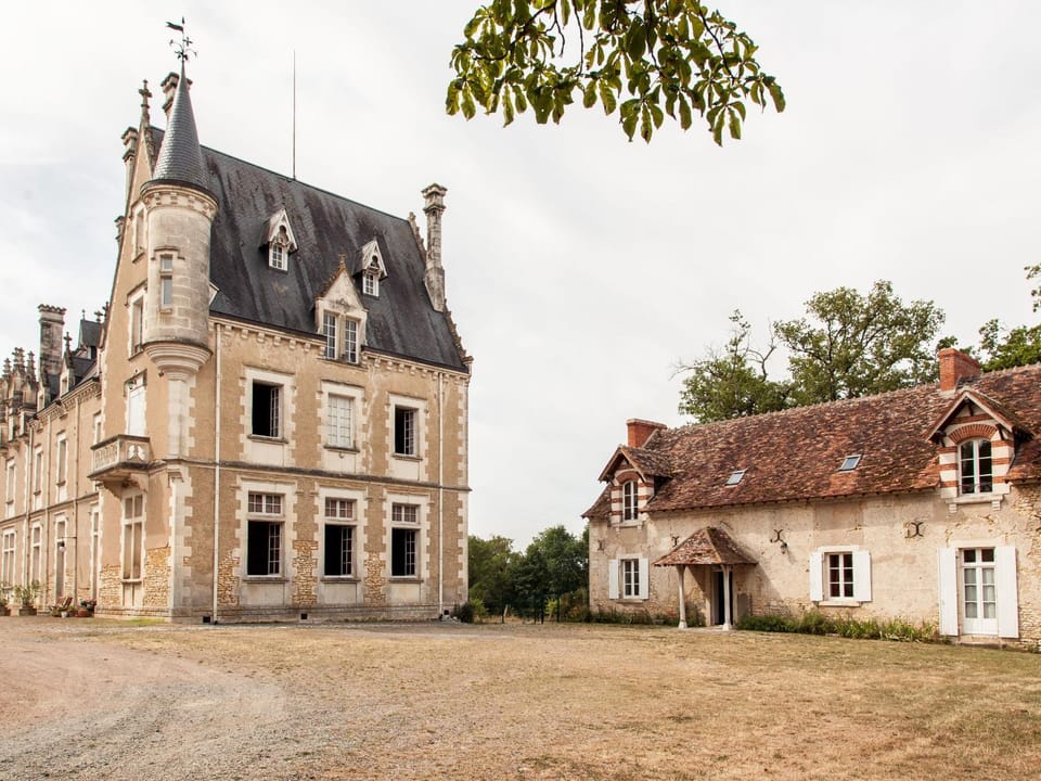 Gîte cosy en Berry avec jardin et parking, proche de Châteauroux, pour 10 personnes - FR-1-591-31 House in Centre-Val de Loire