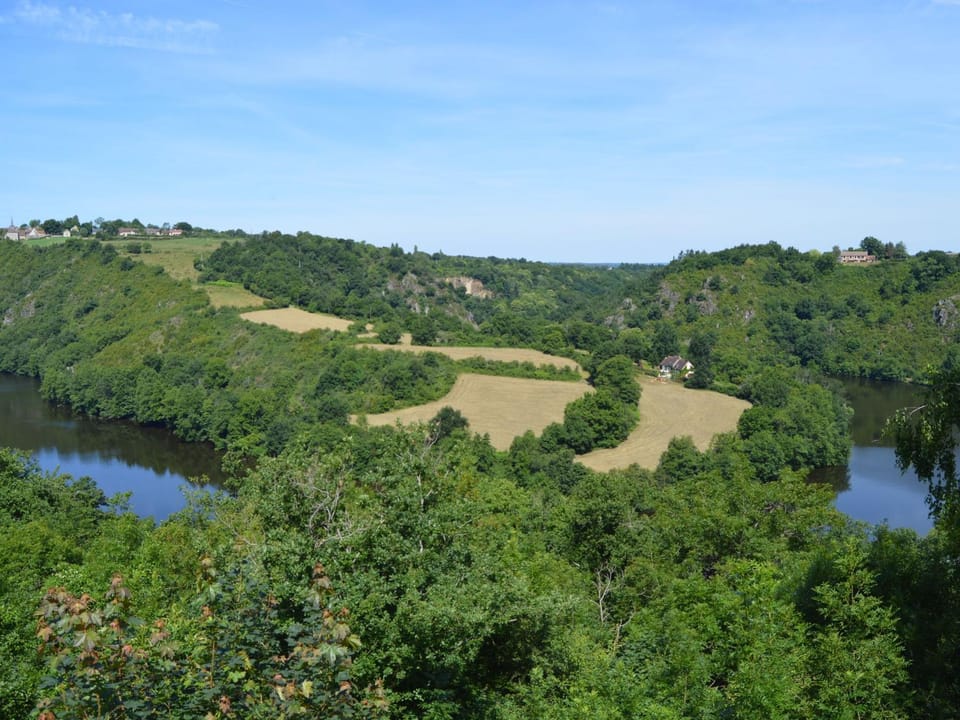 Gîte familial calme avec jardin, près du lac d'Éguzon et des plus beaux villages de la Creuse - FR-1-591-100 House in Centre-Val de Loire
