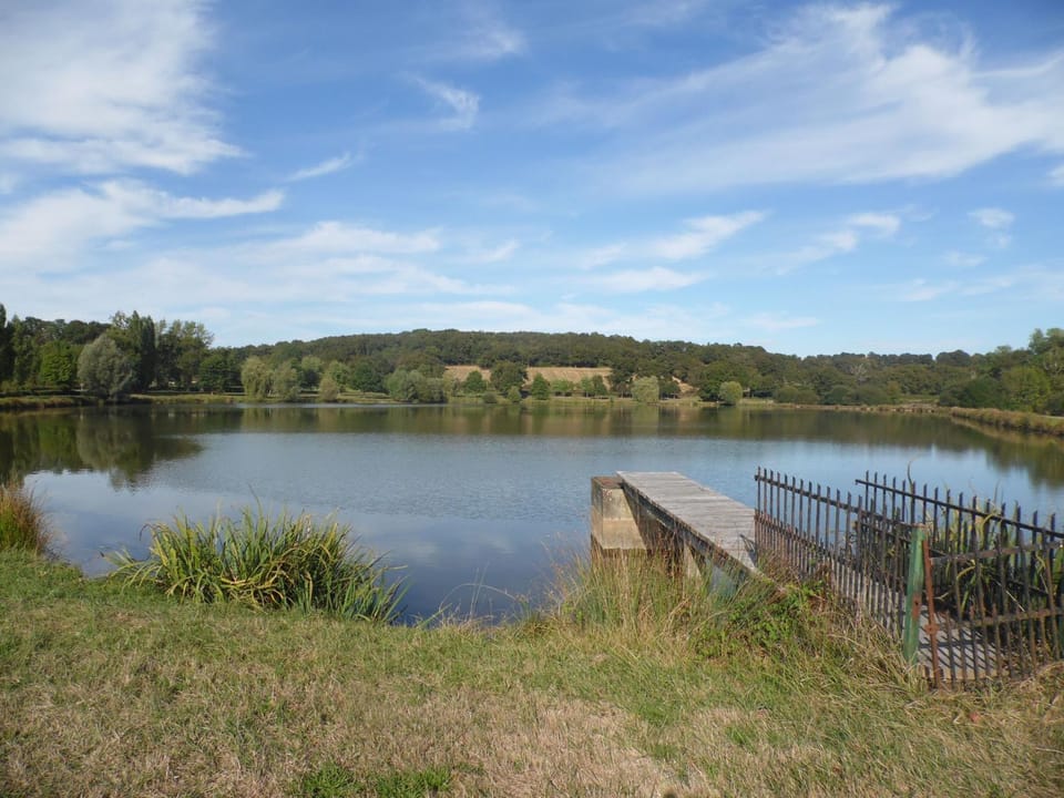 Charmant Gîte en Brenne avec Jardin, Piscine Partagée et Proximité Sentiers de Randonnée - FR-1-591-99 House in Centre-Val de Loire