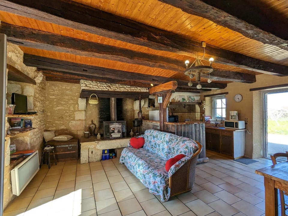 Maison de campagne avec jardin près d'Abbaye de Fontgombault et station thermale La Roche-Posay - FR-1-591-110 House in Centre-Val de Loire