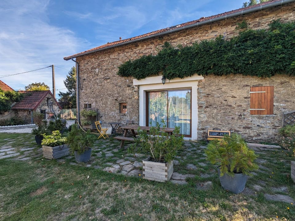 Belle maison en pierre au cœur du Berry avec jardin, terrasse, et activités familiales à proximité - FR-1-591-152 House in Centre-Val de Loire