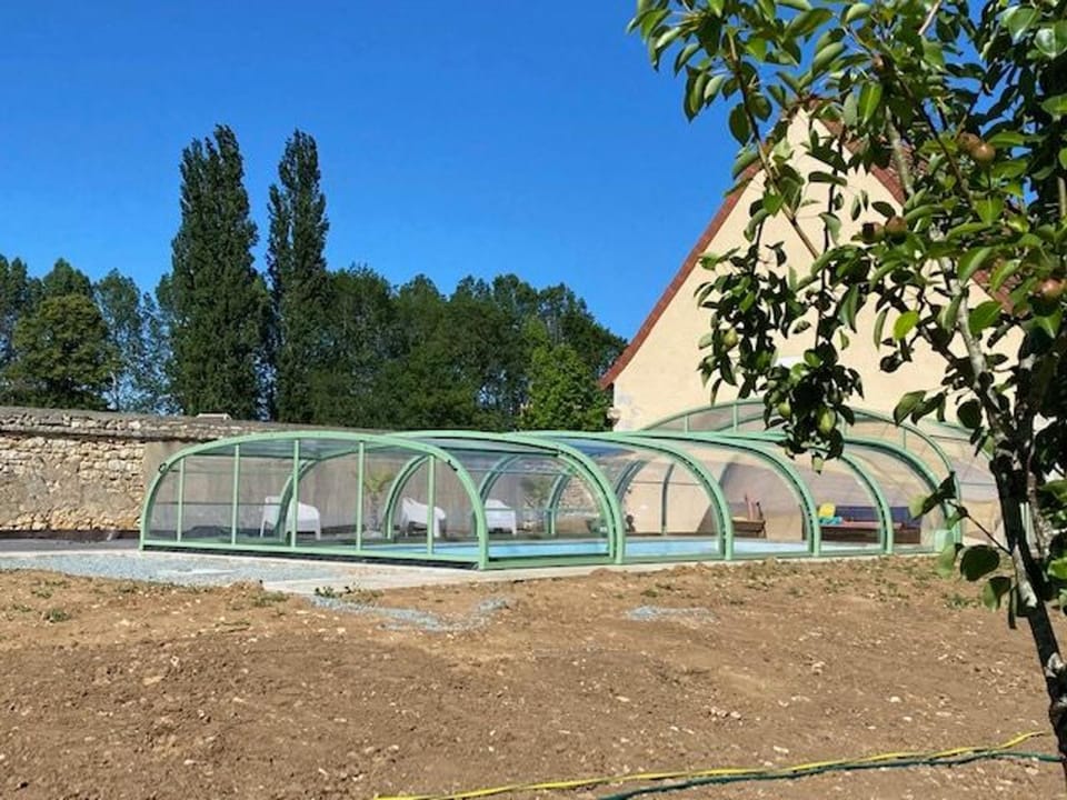 Maison de charme avec piscine couverte, vélos, barque et coin pêche, proche Châteauroux et George Sand - FR-1-591-168 House in Centre-Val de Loire