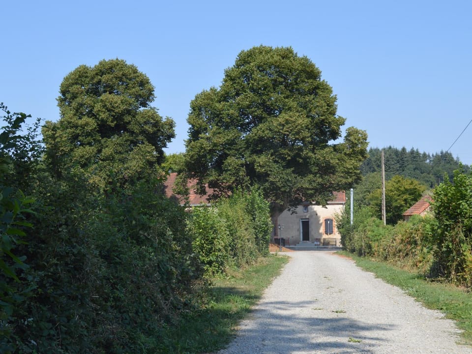 Grande ferme rénovée avec jardin et loisirs à proximité - FR-1-591-155 House in Centre-Val de Loire
