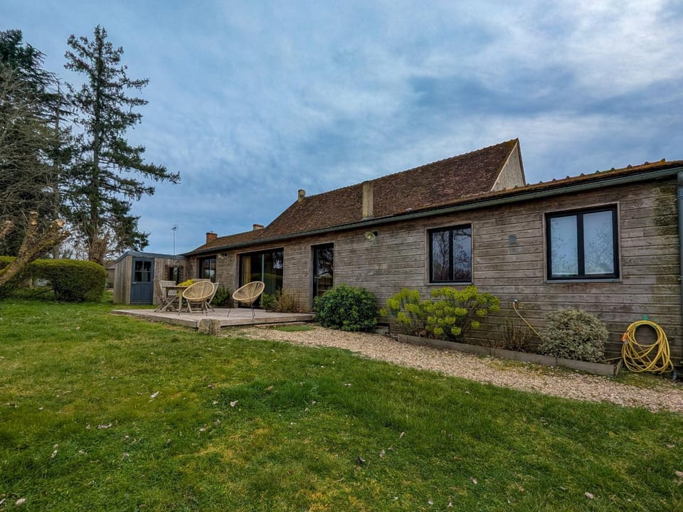 Gîte en Berry au cœur du Parc Naturel avec jardin et parking, 3 chambres, cheminée - FR-1-591-157 House in Centre-Val de Loire
