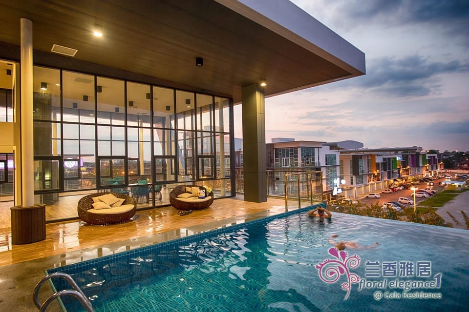 Swimming pool