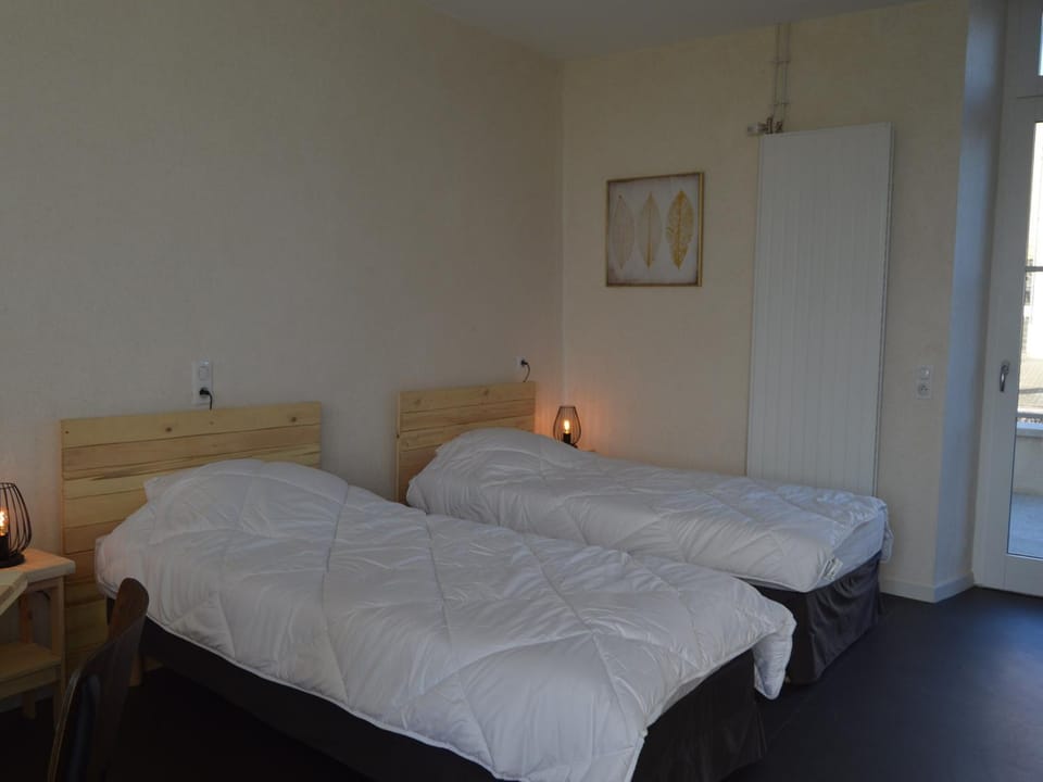 Studio écorénové à Lingé avec terrasse et parking, accès mobilité réduite - FR-1-591-189 House in Centre-Val de Loire