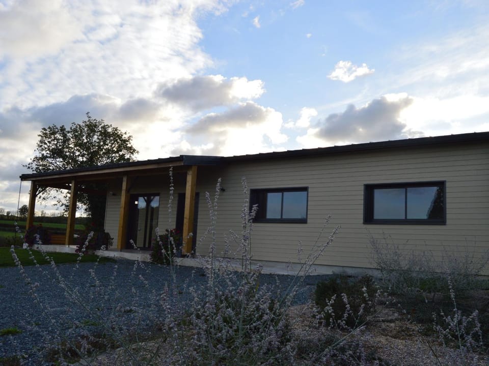 Maison éco-responsable avec terrasse, jardin privé et aménagement fauteuil roulant à Pouligny-Saint-Martin - FR-1-591-224 House in Centre-Val de Loire