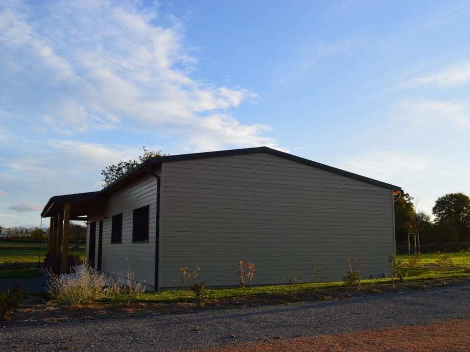 Maison éco-responsable avec terrasse, jardin privé et aménagement fauteuil roulant à Pouligny-Saint-Martin - FR-1-591-224 House in Centre-Val de Loire