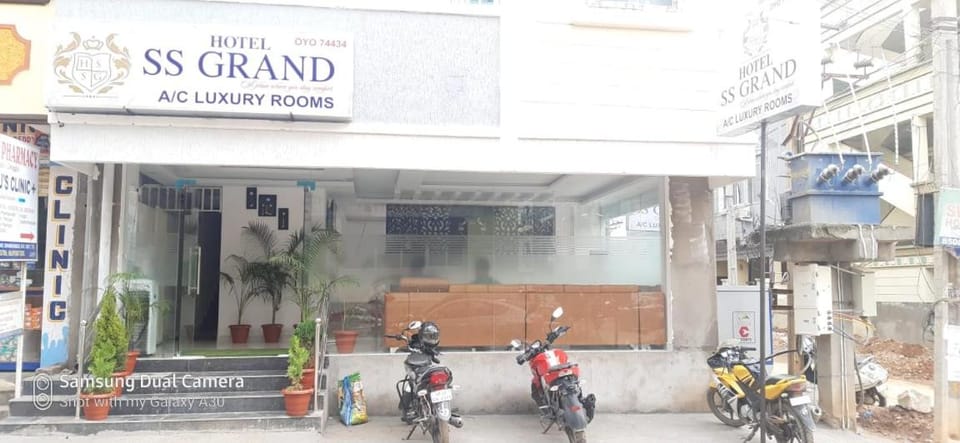 Facade/entrance