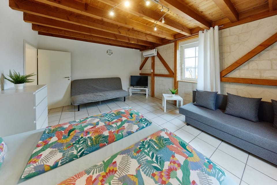 Photo of the whole room, Seating area, Bedroom