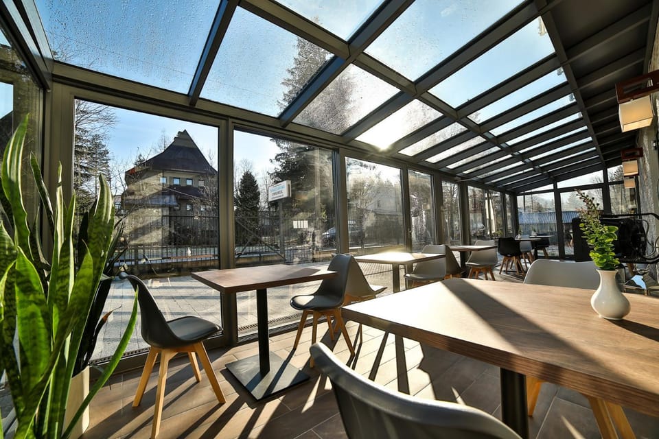 Patio, Dining area