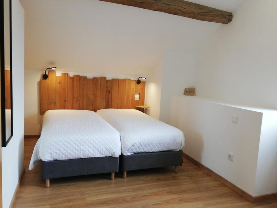 Bed, Decorative detail, Bedroom