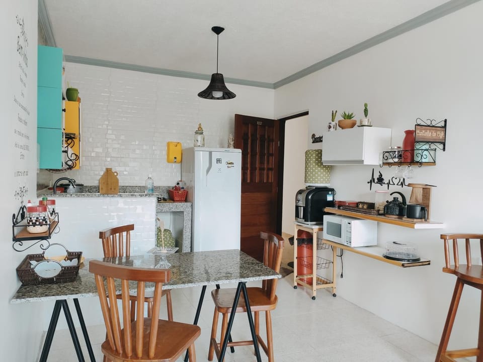 Coffee/tea facilities, Dining area, minibar